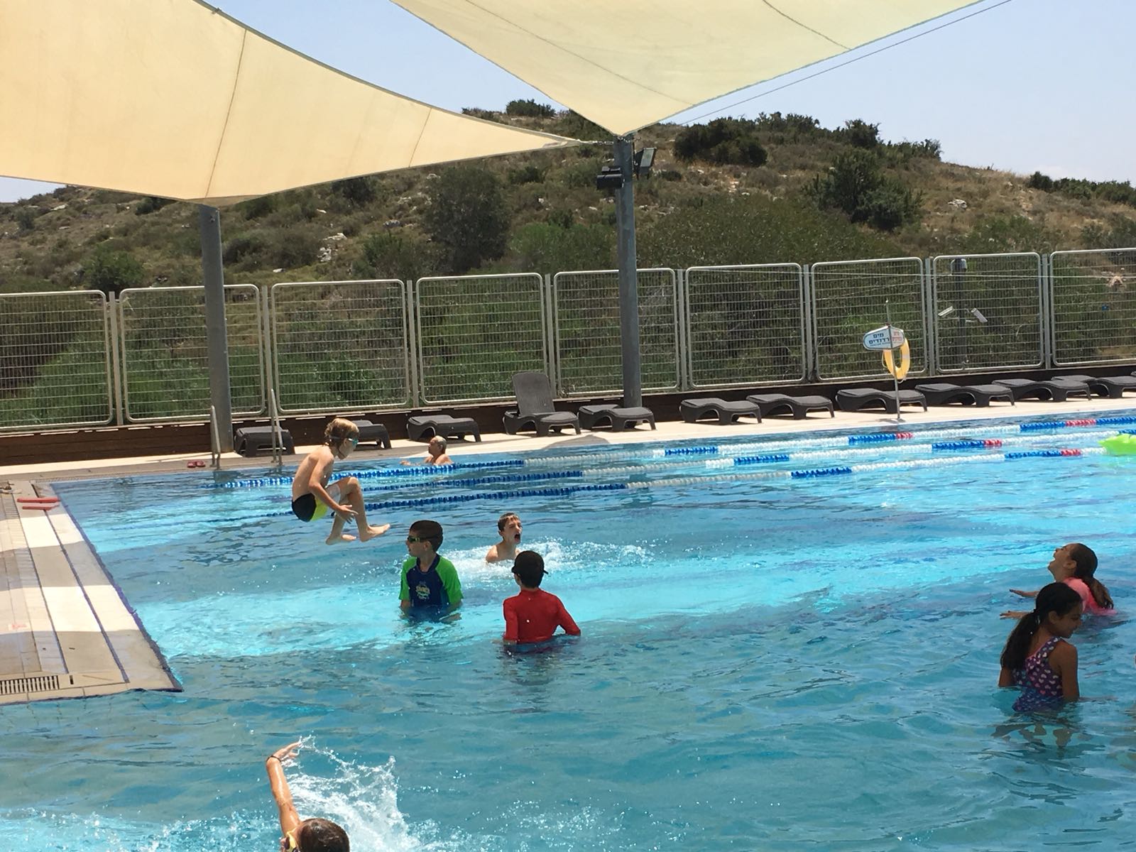 בריכה בטבע מתן-פותחים עונה