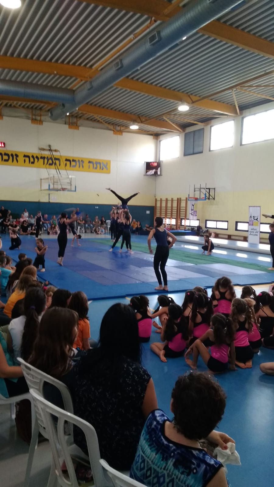 ה.קרקע מופע סיום שנה