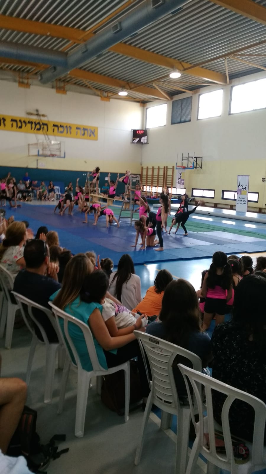 ה.קרקע מופע סיום שנה