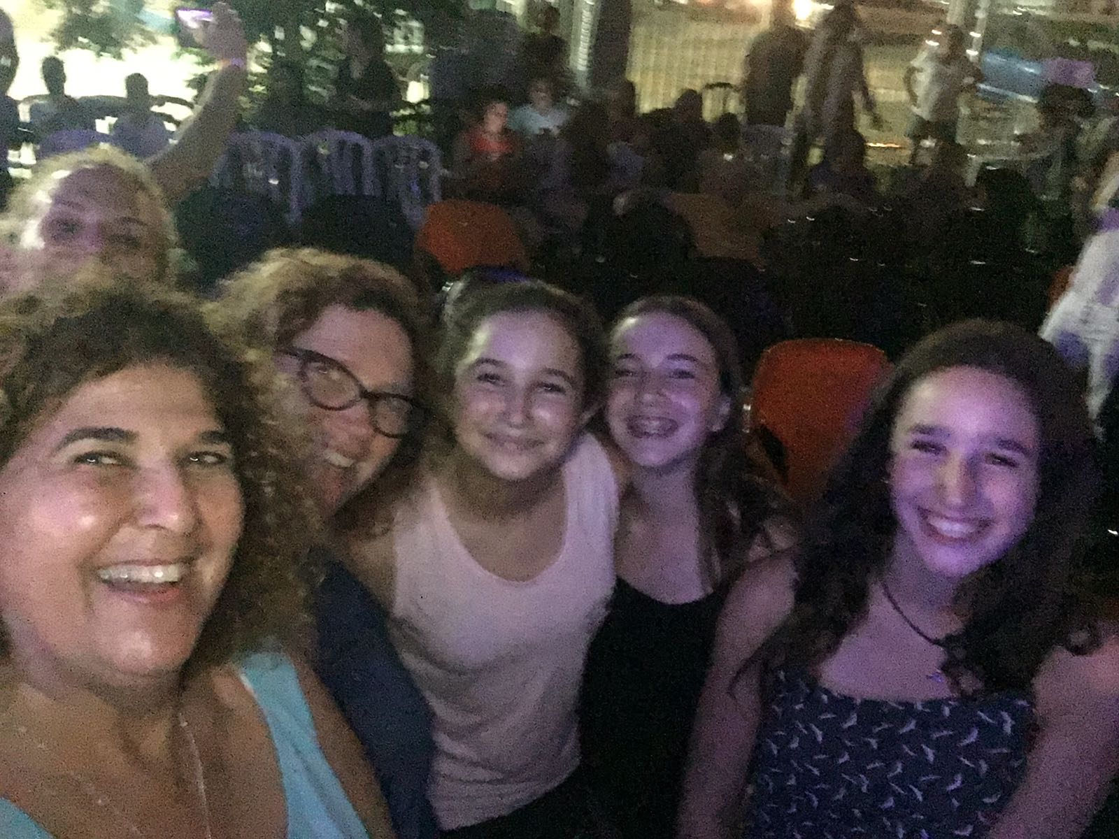 אנשי התמונות-כוורת